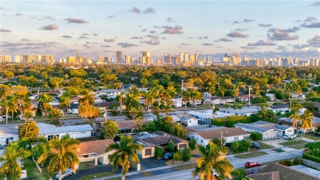 20605 NE 19th Ct, Miami, FL 33179