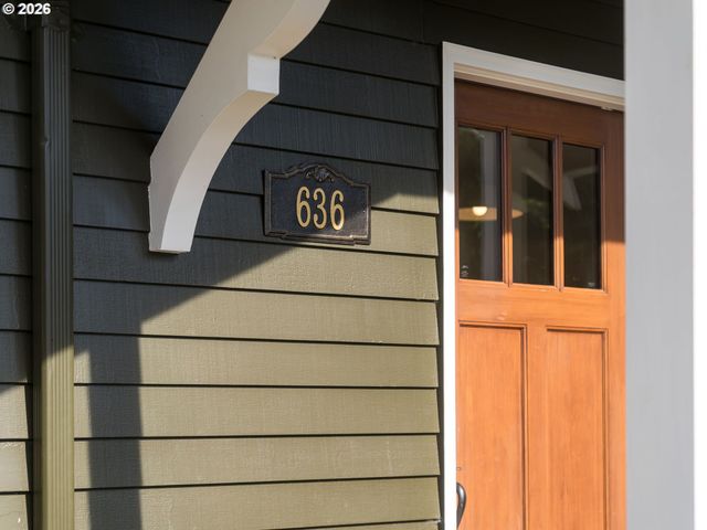 636 Se 68TH Ave, Portland, OR 97215
