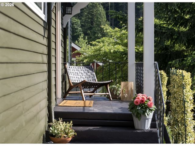 636 Se 68TH Ave, Portland, OR 97215
