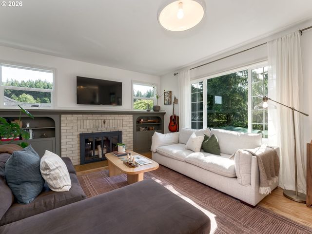636 Se 68TH Ave, Portland, OR 97215