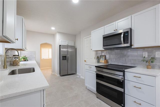 6315 Mcgee Street, Kansas City, MO 64113