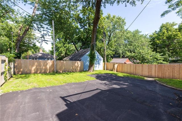 6315 Mcgee Street, Kansas City, MO 64113