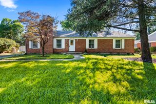 2212 GREENBRIAR Road, Springfield, IL 62704