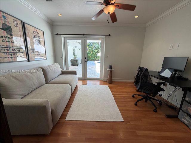5721 SW 59th Place, South Miami, FL 33143
