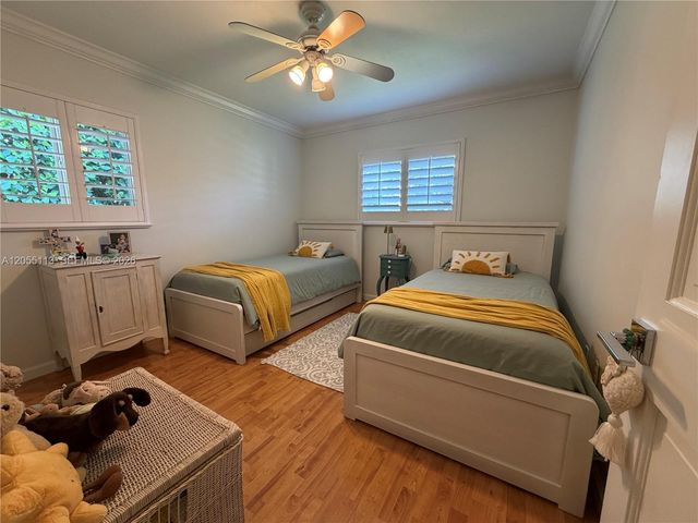 5721 SW 59th Place, South Miami, FL 33143