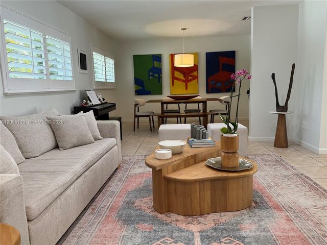 5721 SW 59th Place, South Miami, FL 33143
