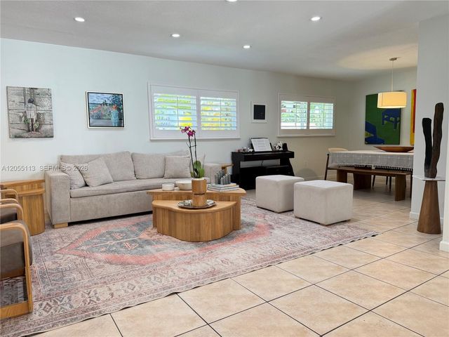 5721 SW 59th Place, South Miami, FL 33143