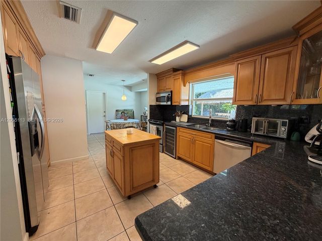 5721 SW 59th Place, South Miami, FL 33143