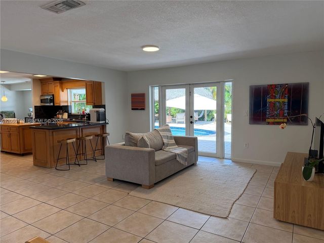 5721 SW 59th Place, South Miami, FL 33143