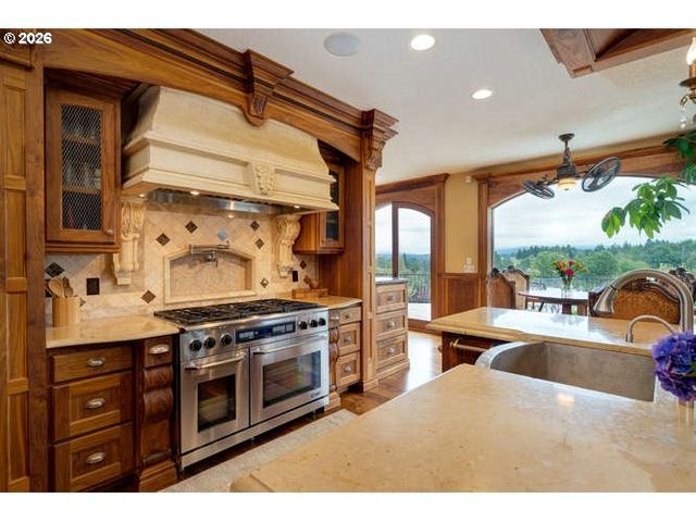 600 Se ARROW CREEK Ln, Gresham, OR 97080