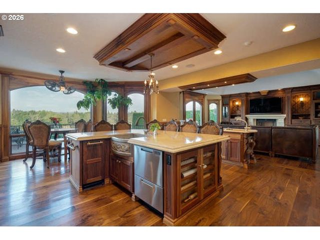 600 Se ARROW CREEK Ln, Gresham, OR 97080