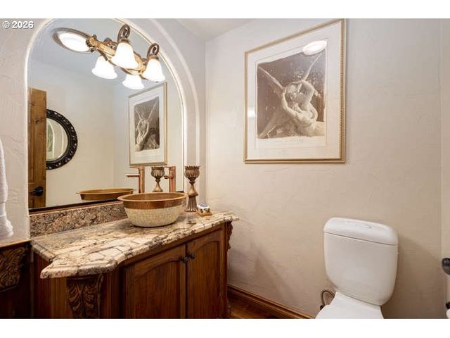 600 Se ARROW CREEK Ln, Gresham, OR 97080