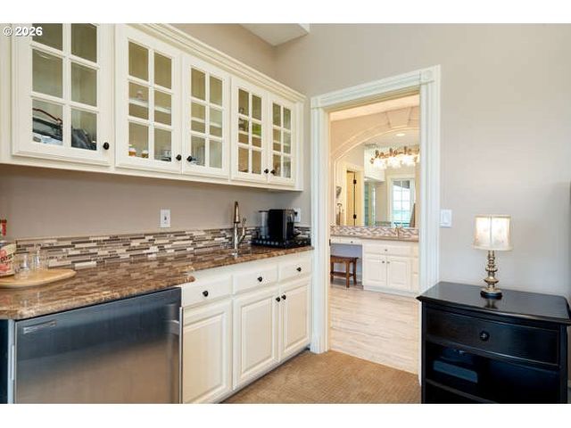 600 Se ARROW CREEK Ln, Gresham, OR 97080