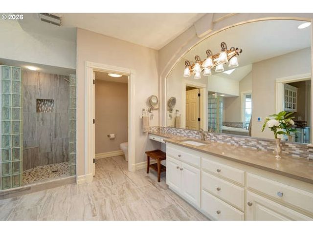 600 Se ARROW CREEK Ln, Gresham, OR 97080