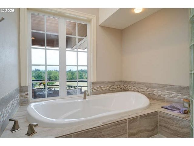 600 Se ARROW CREEK Ln, Gresham, OR 97080