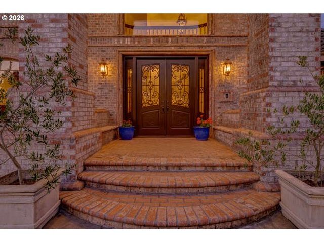 600 Se ARROW CREEK Ln, Gresham, OR 97080