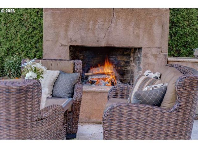 600 Se ARROW CREEK Ln, Gresham, OR 97080