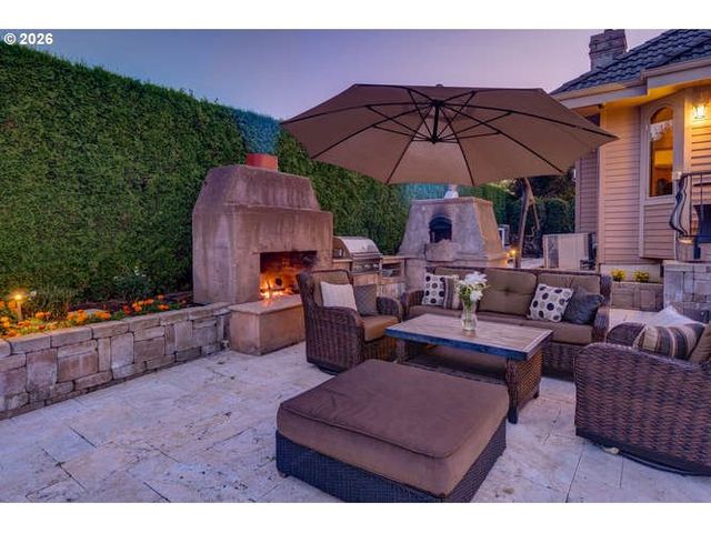 600 Se ARROW CREEK Ln, Gresham, OR 97080