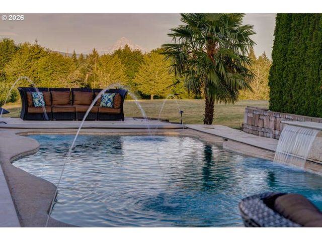 600 Se ARROW CREEK Ln, Gresham, OR 97080