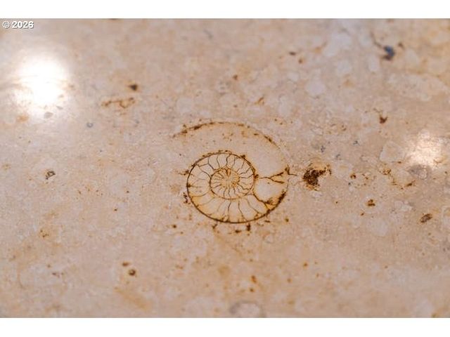 600 Se ARROW CREEK Ln, Gresham, OR 97080