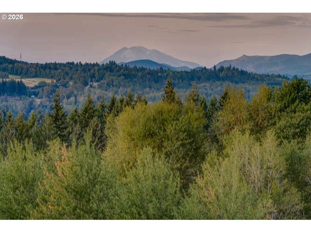 600 Se ARROW CREEK Ln, Gresham, OR 97080