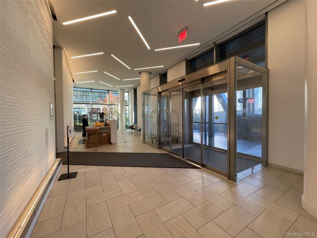 13101 40th Road 16T, Flushing, NY 11354