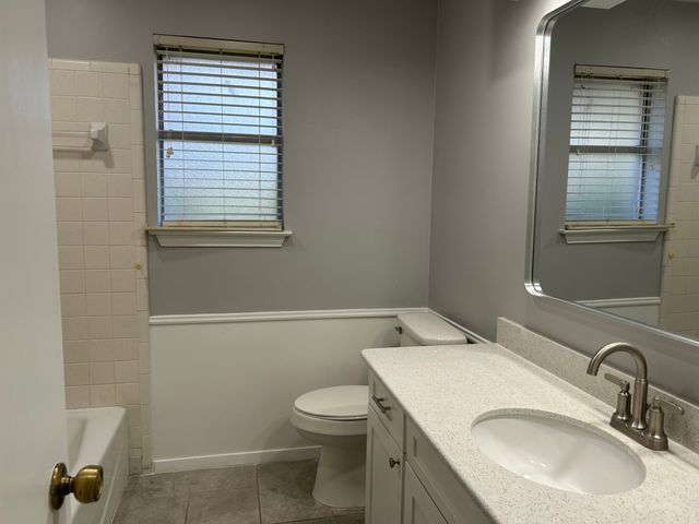 1709 Vicksburg Drive, Bedford, TX 76022