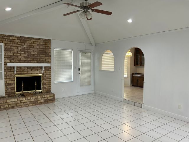 1709 Vicksburg Drive, Bedford, TX 76022