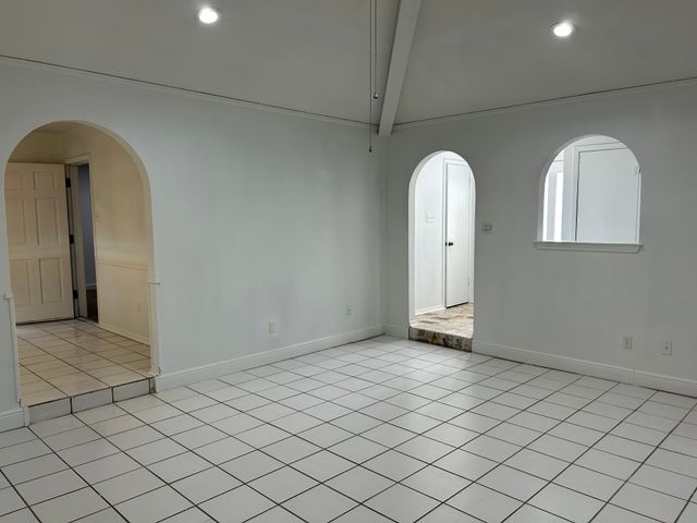 1709 Vicksburg Drive, Bedford, TX 76022