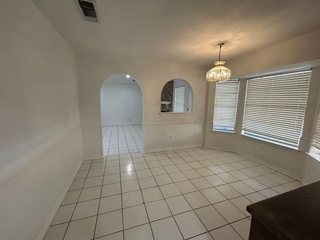 1709 Vicksburg Drive, Bedford, TX 76022