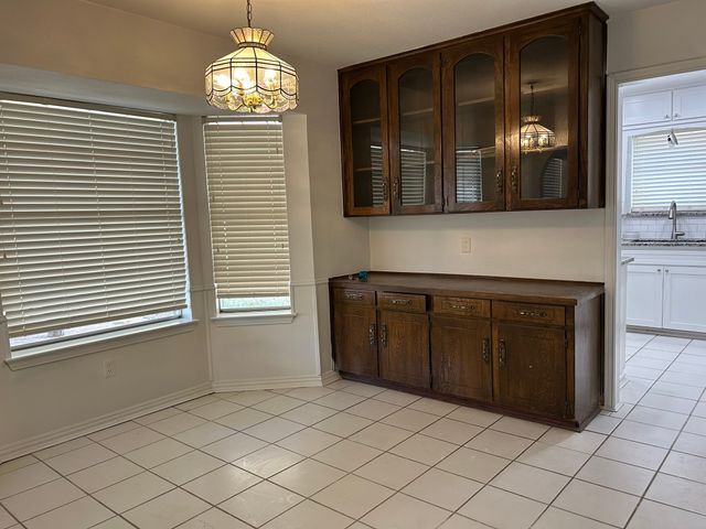 1709 Vicksburg Drive, Bedford, TX 76022