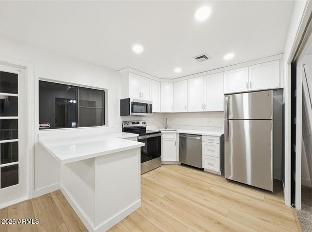 18811 N 19TH Avenue 2003, Phoenix, AZ 85027