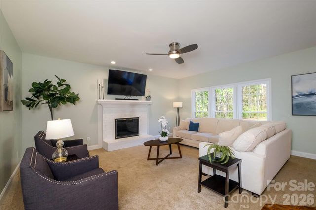 3570 Weddington Oaks Drive, Matthews, NC 28104