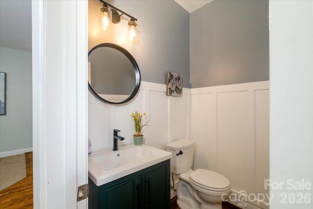 3570 Weddington Oaks Drive, Matthews, NC 28104