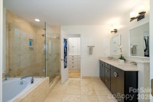 3570 Weddington Oaks Drive, Matthews, NC 28104