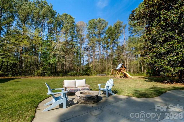 3570 Weddington Oaks Drive, Matthews, NC 28104