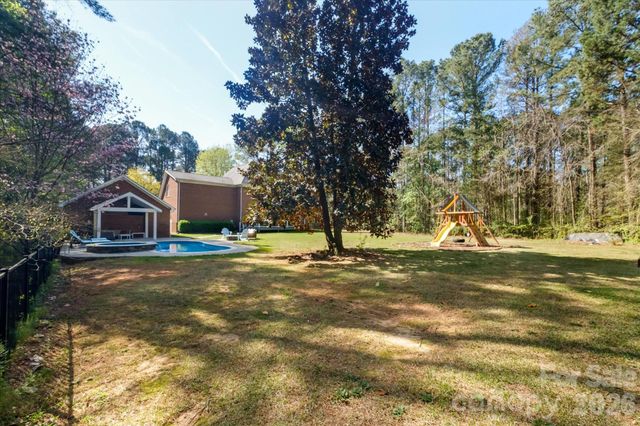 3570 Weddington Oaks Drive, Matthews, NC 28104