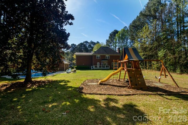 3570 Weddington Oaks Drive, Matthews, NC 28104