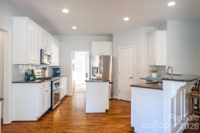 3570 Weddington Oaks Drive, Matthews, NC 28104