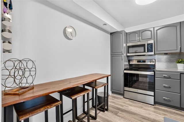 900 Saint Charles Place 621, Pembroke Pines, FL 33026
