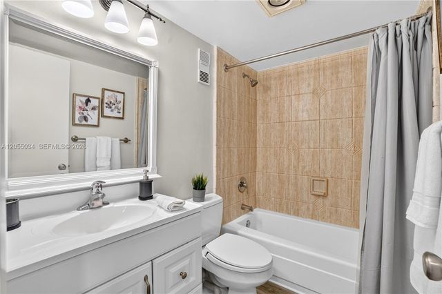900 Saint Charles Place 621, Pembroke Pines, FL 33026