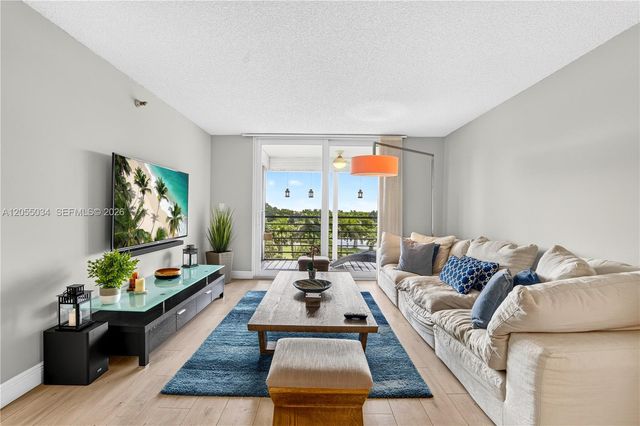900 Saint Charles Place 621, Pembroke Pines, FL 33026