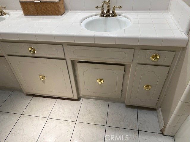 928 W Buffington, Upland, CA 91784