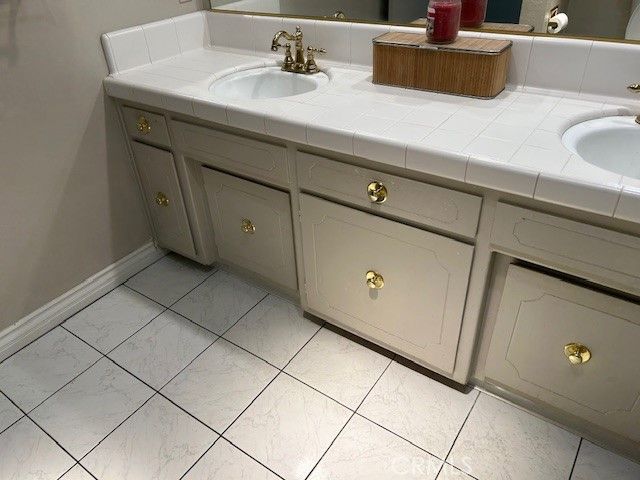 928 W Buffington, Upland, CA 91784