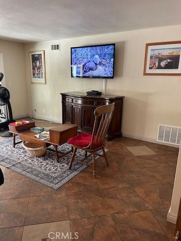 928 W Buffington, Upland, CA 91784