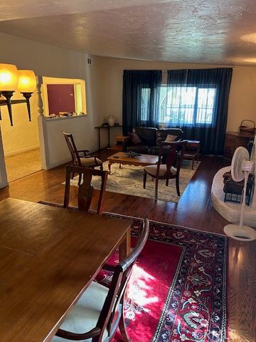 928 W Buffington, Upland, CA 91784