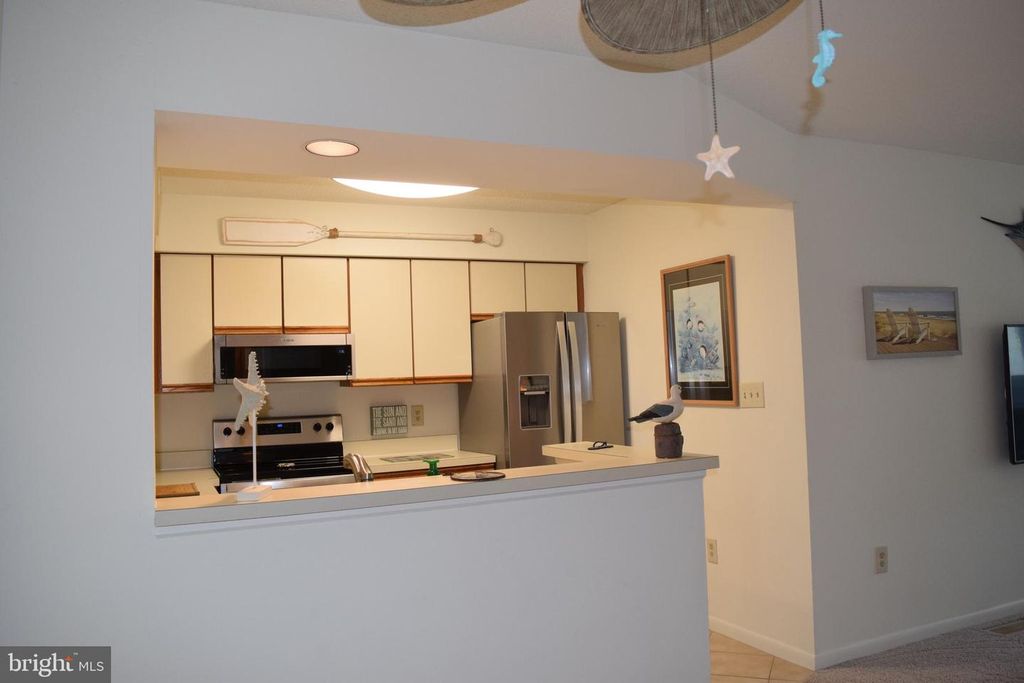Image 10 of property listing at 200 N HERON DR #200055, Ocean City, MD 21842