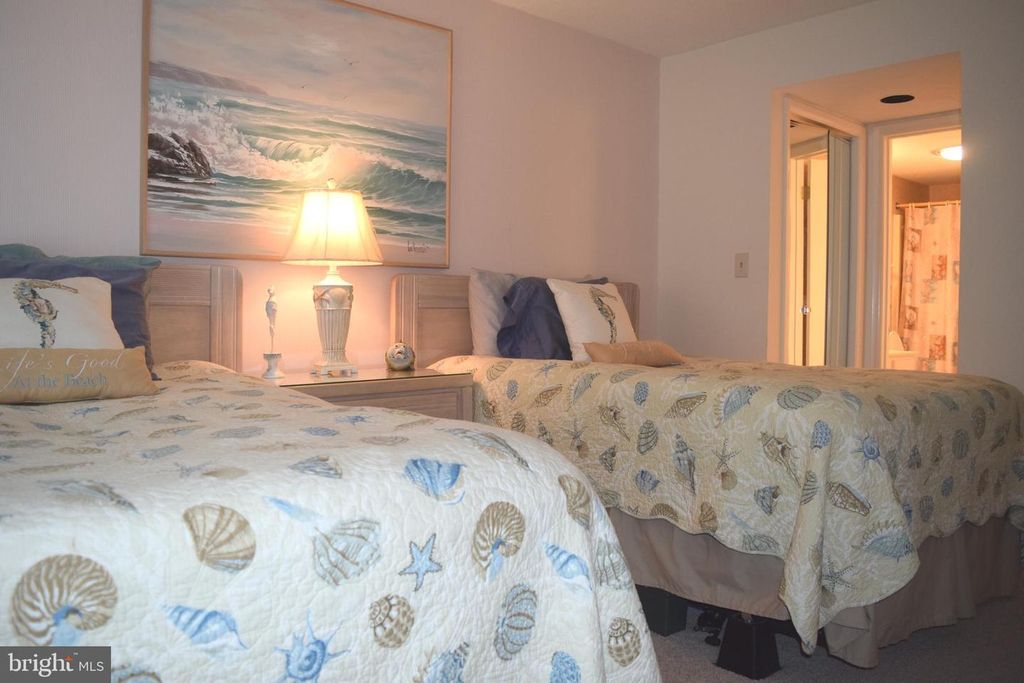 Image 16 of property listing at 200 N HERON DR #200055, Ocean City, MD 21842