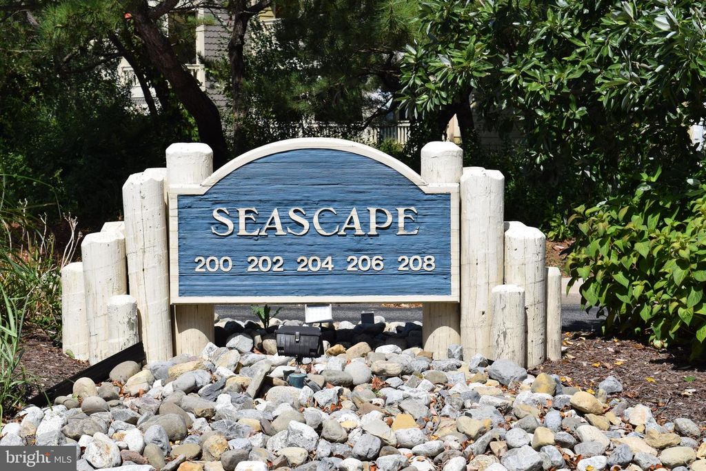 Image 3 of property listing at 200 N HERON DR #200055, Ocean City, MD 21842
