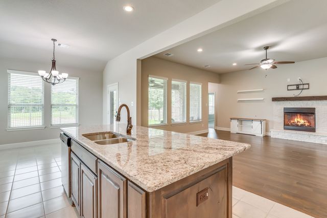 131 Hawks Ridge Trail, Burleson, TX 76028